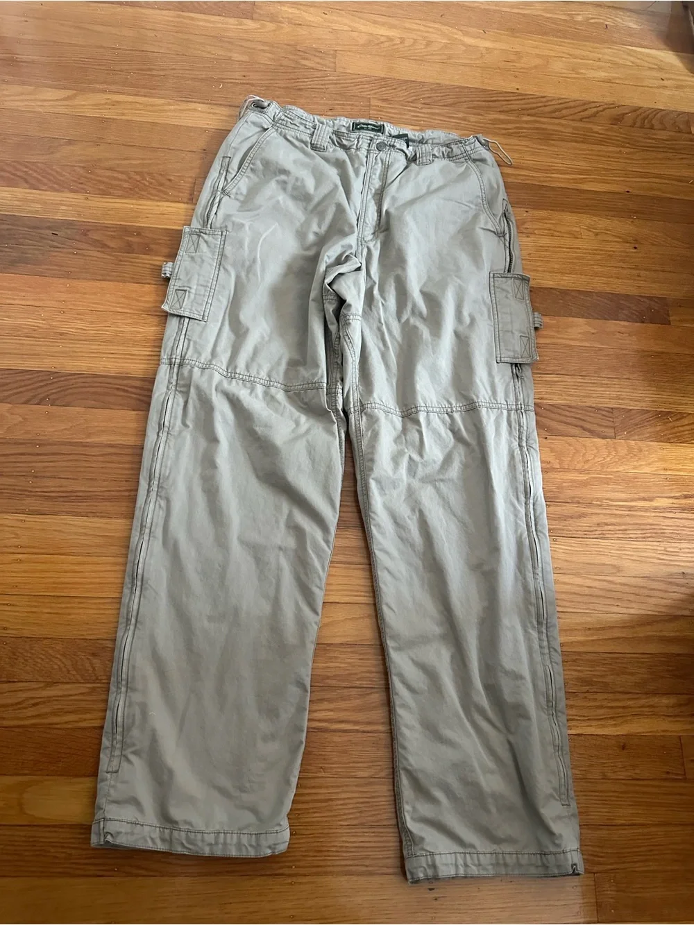 Eddie Bauer fully lined 35x34 Men's Casual Cargo Pants in Light Khaki